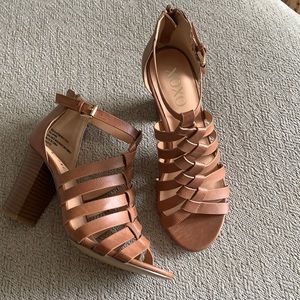 XOXO Baxter Strappy Block-Heel Sandals 😍 NWOB